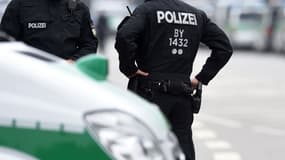 Policiers allemands. (illustration) - 