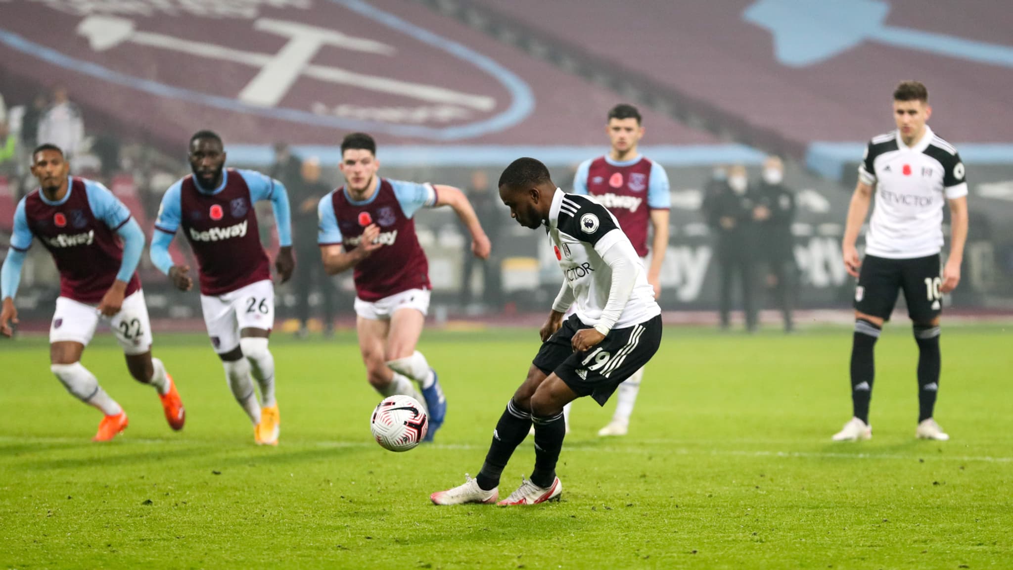 La panenka manquée d'Ademola Lookman lors de West Ham-Fulham (1-0), le 7 novembre 2020
