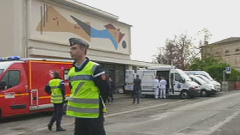 Une collision entre un car et un camion a fait au moins 42 morts près de Libourne, en Gironde.