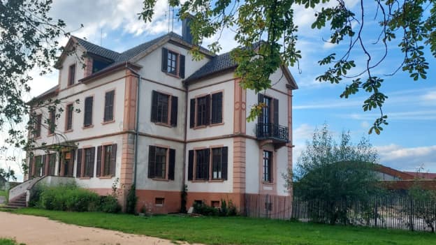 La maison Jean-Jacques Henner à Bernwiller (Haut-Rhin). 