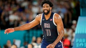 Joel Embiid le 6 août 2024 aux Jeux olympiques avec Team USA