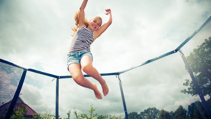 Sautez le pas en trampoline