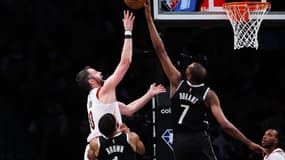 Kevin Love face à Kevin Durant lors du dernier play-in entre Brooklyn et Cleveland