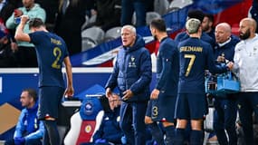 Didier Deschamps fait passer ses consignes avec vigueur, le 17 octobre 2023, à Lille