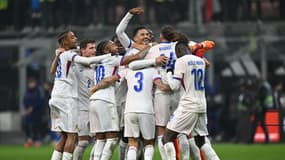 La joie des joueurs de l'équipe de France après leur victoire en Italie (1-3, Ligue des Nations), le 17 novembre 2024
