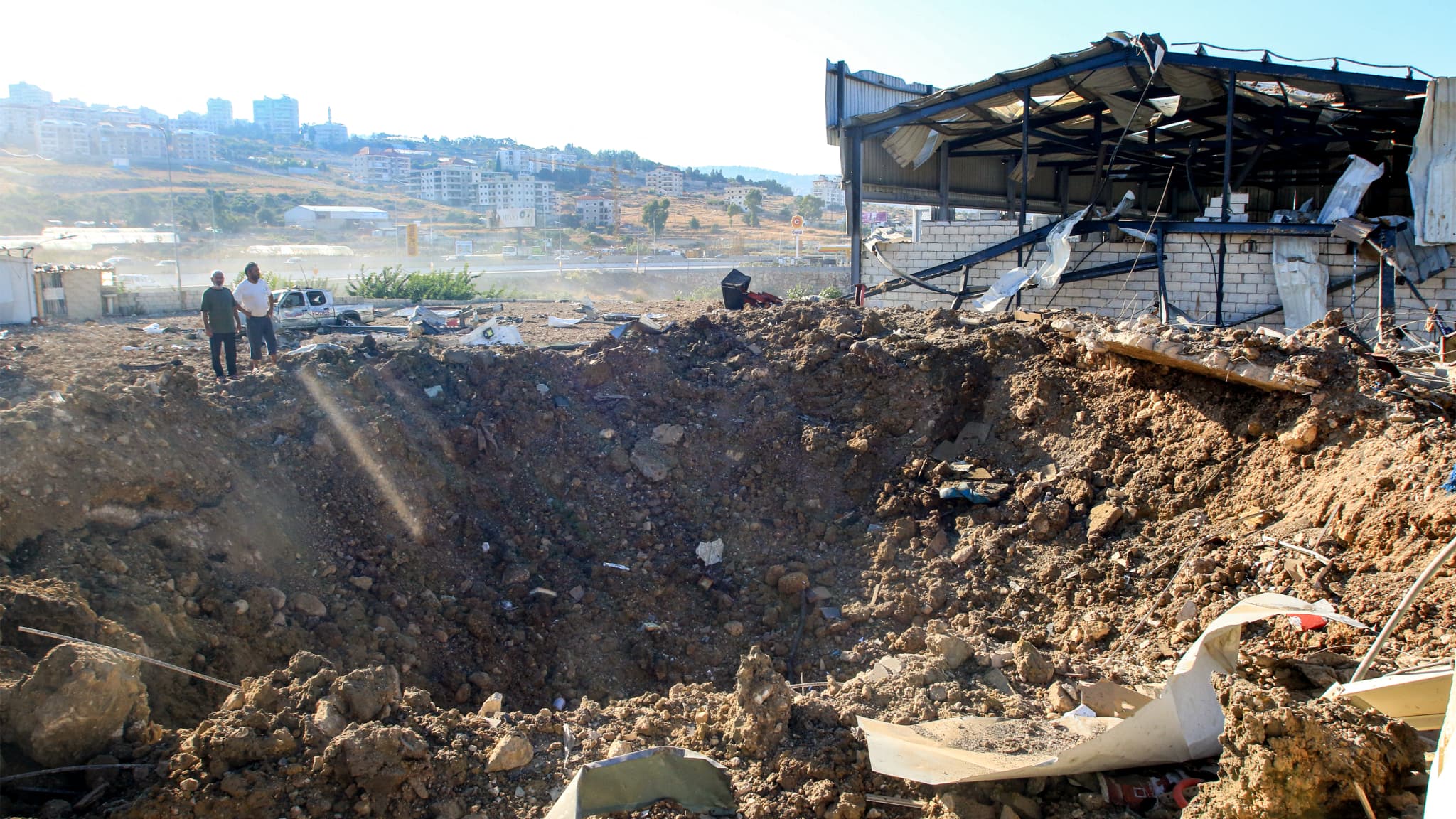 Un site d'une frappe aérienne israélienne à Jiyeh au sud de Beyrouth, le 25 septembre 2024.