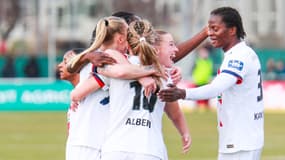 La joie des joueuses du PSG, vainqueures de Saint-Etienne en Coupe de France le 8 mars 2025