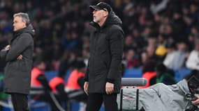 Eric Roy avec Luis Enrique lors du match PSG-Brest en Ligue 1, le 28 janvier 2024