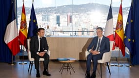 Emmanuel Macron et le Premier ministre espagnol Pedro Sanchez à Barcelone, le 19 janvier 2023. 