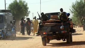 Des soldats maliens patrouillant à Gao le 30 janvier 2013.