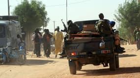 Des soldats maliens patrouillant à Gao le 30 janvier 2013.