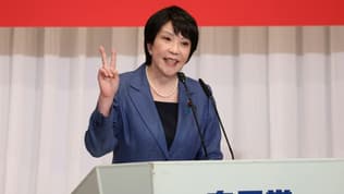 L'ancienne ministre japonaise Sanae Takaichi prononce un discours de campagne électorale le 17 septembre 2021 à Tokyo. 