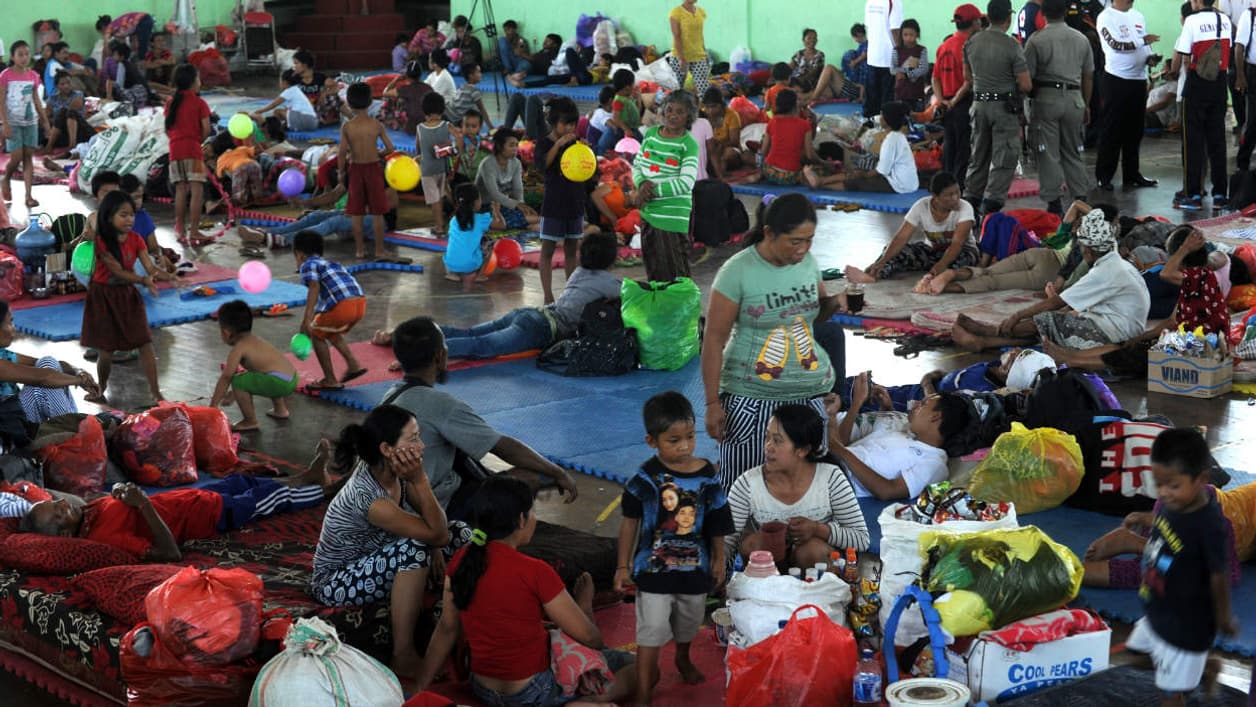 Des milliers de personnes ont dû être évacuées alors que l'île de Bali est en alerte maximale face à une possible éruption du Mont Agun Des milliers de personnes ont dû être évacuées alors que l'île de Bali est en alerte maximale face à une possible éruption du Mont Agun