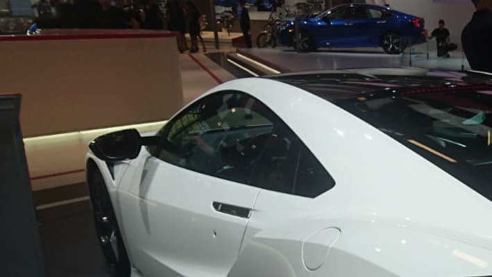 La NSX abat le 0 à 100km/h en seulement 3 secondes, pour une vitesse maximale de 308km/h. La NSX abat le 0 à 100km/h en seulement 3 secondes, pour une vitesse maximale de 308km/h.