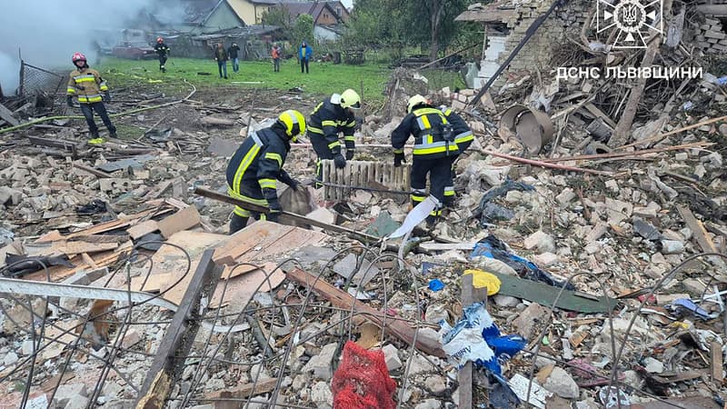 Guerre en Ukraine: au moins 5 morts dans des frappes russes, la Pologne mobilise ses avions militaires