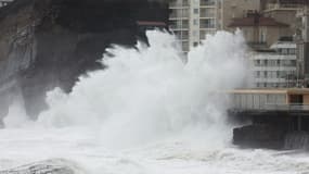A Biarritz, les vagues sont impressionnantes, ici, le 3 mars 2014.