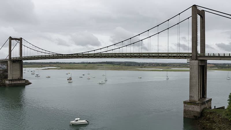 Pont Saint-Hubert vu depuis Plouër-sur-Rance