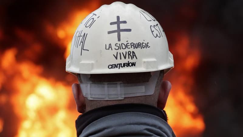 Lors d'une manifestation à Florange. Les syndicats d'ArcelorMittal affichaient samedi une satisfaction mesurée au lendemain du compromis intervenu sur l'emploi et les investissements à Florange, après avoir affiché dans un premier temps leur déception de