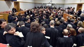 Les avocats du barreau d'Angers ont pénétré dans la salle d'audience du procès Bonnemaison