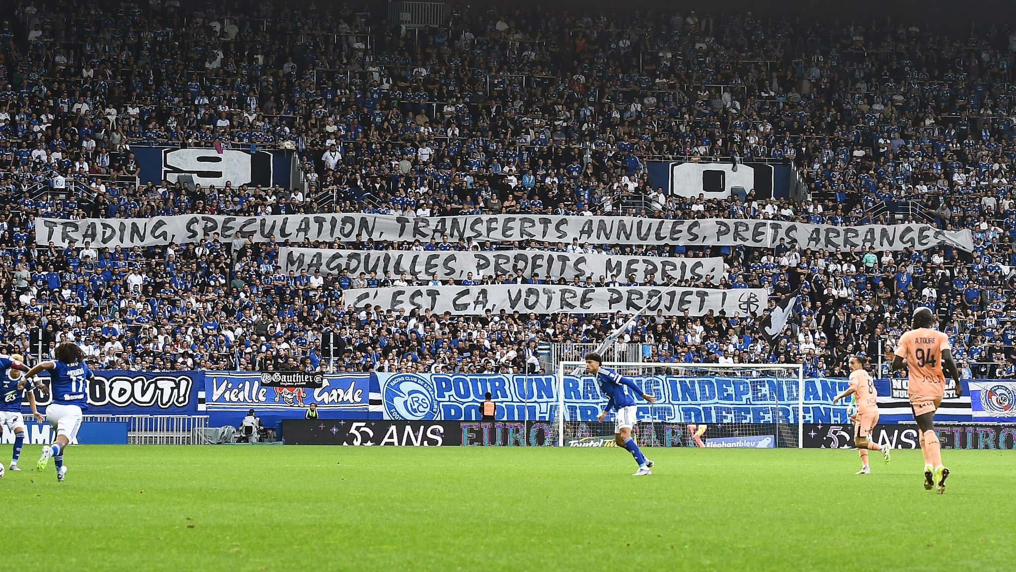 SOUS HAUTE SURVEILLANCE: POURQUOI LA FRONDE DE SUPPORTERS STRASBOURGEOIS MET LES AUTORITÉS EN ALERTE