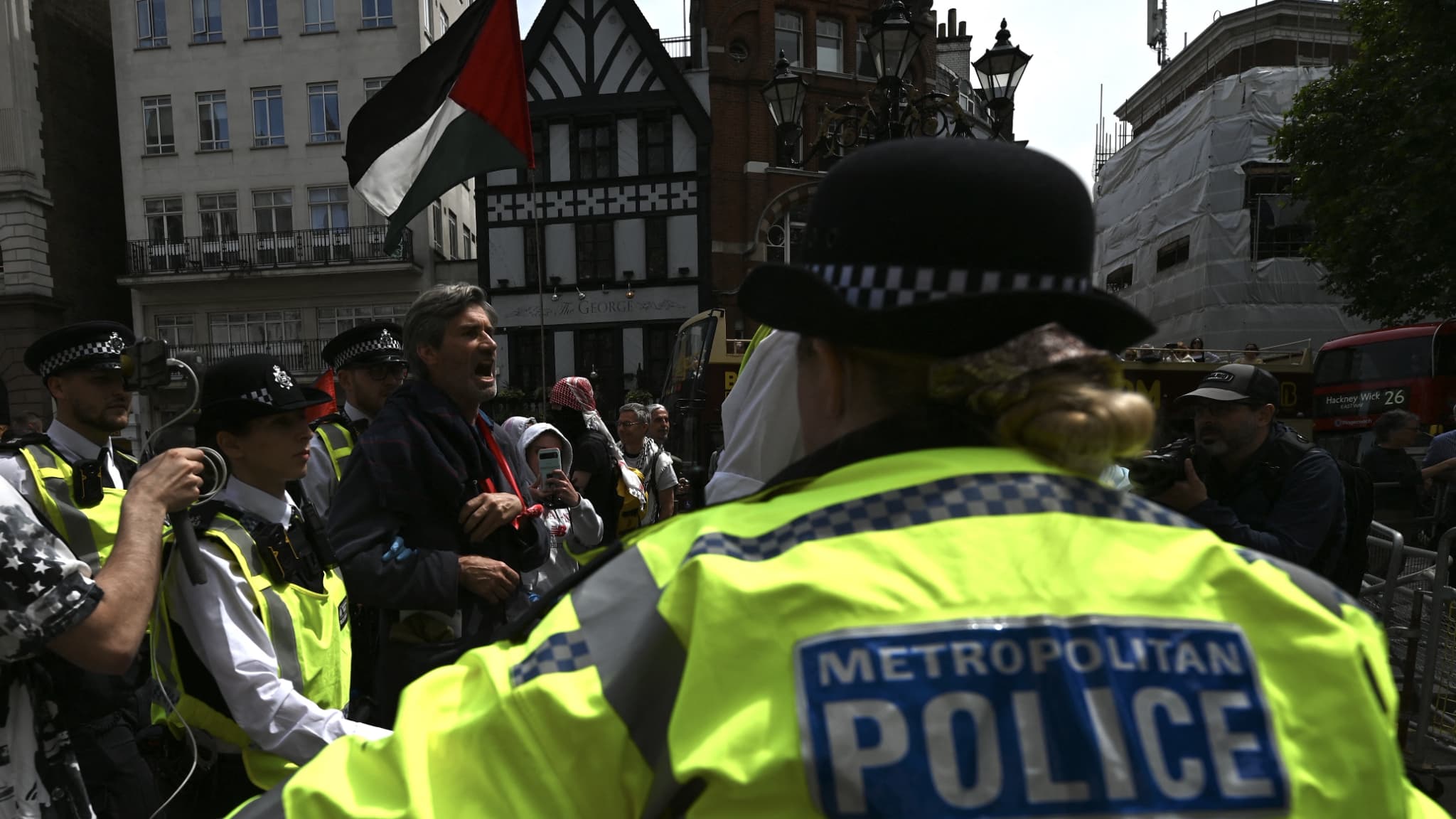 Londra polisi suçluların önünde kalmak için drone, yüz tanıma ve yapay zekaya daha fazla yönelecek