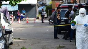 La police scientifique thaïlandaise sur les lieux de la première explosion, à Hua Hin, le 12 août