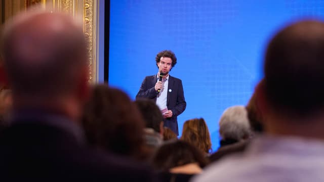 En quatre ans, HelloAsso a collecté plus de 10 millions d’euros. En 2014, la startup a réalisé un chiffre d’affaires de 400.000 euros et a réussi à créer une dizaine d'emplois.