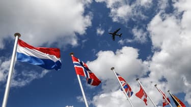Drapeau norvégien (au centre)