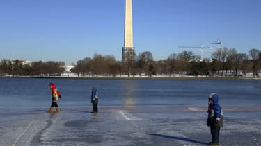 Après la tempête de neige Hercules qui a fait 11 morts, les Etats-Unis affrontent un froid polaire.