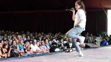 Christine and the Queens sur la scène du festival Coachella le 16 avril 2016