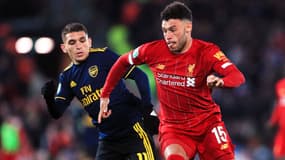 Alex Oxlade-Chamberlain devant Lucas Torreira lors du match Liverpool-Arsenal, le 30 octobre 2019