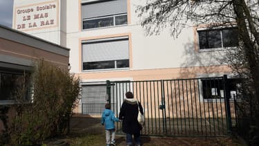 Le directeur d'école de 45 ans enseignait dans cette école depuis la rentrée 2012.