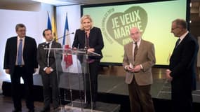 Marine Le Pen présente sa liste électorale pour les régionales, à Lille le 7 novembre 2015.