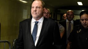 Harvey Weinstein arrive à la Court suprême de l'Etat de New York, le 11 octobre 2018.