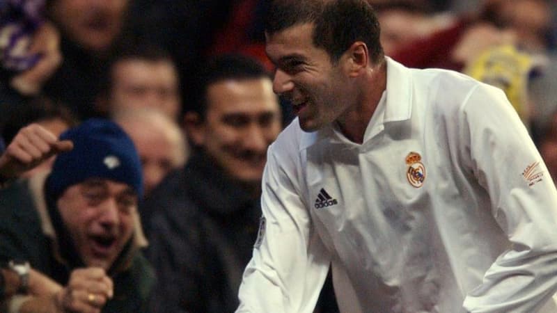 Zinedine Zidane après son but génial contre La Corogne en 2002