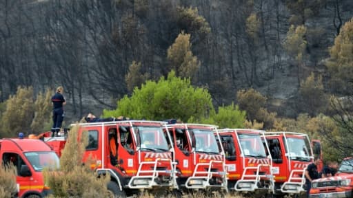 La garde à vue de l'ex-chef des pompiers de l'Hérault, entendu dans le cadre de l'enquête judiciaire sur un feu qui avait fait un mort et trois blessés graves parmi les pompiers en 2016 au nord de Béziers, a été levée, a-t-on appris merc...