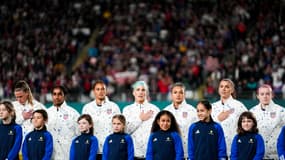 L'équipe des États-Unis au moment de l'hymne avant le match contre le Portugal.