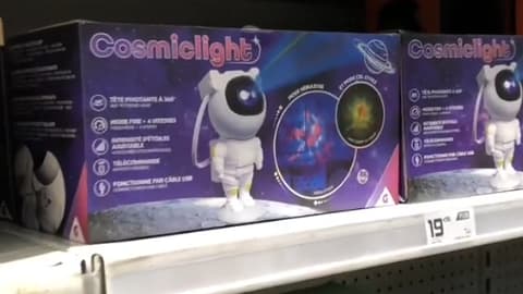 Cette lampe en forme d'astronaute a été commercialisée chez Gifi pendant plus de deux ans.
