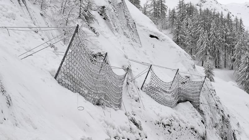 Autriche: une dizaine de personnes ensevelies dans une avalanche
