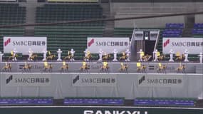 Faute de public à cause du coronavirus, des robots encouragent leur équipe de baseball au Japon