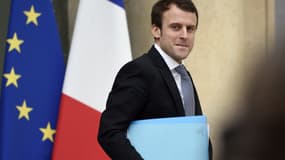 Emmanuel Macron le 4 mars 2015 à la sortie de l'Elysée. 