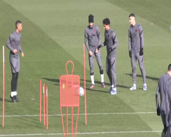 Neymar está treinando