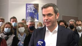 Olivier Véran à Meylan (Isère) pour un rassemblement de soutien à Emmanuel Macron le 12 février 2022