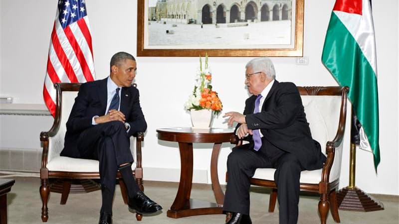 Barack Obama et le président de l'Autorité palestinienne Mahmoud Abbas à Ramallah. Le président américain, reçu chaleureusement la veille à Jérusalem, a été accueilli plus froidement jeudi en Cisjordanie par des Palestiniens qui lui reprochent de laisser