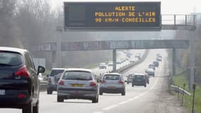 Afin de limiter les émissions polluantes, la vitesse des véhicules est limitée à 90km/h sur le réseau routier. (Image d'illustration)