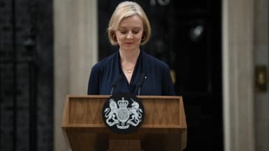 La Première ministre britannique Liz Truss devant le 10 Downing Street, le 20 octobre 2022, pour annoncer sa démission.
