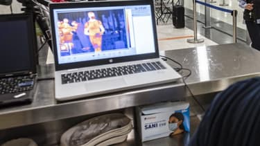 Une caméra thermique utilisée à l'aéroport de Chypre.