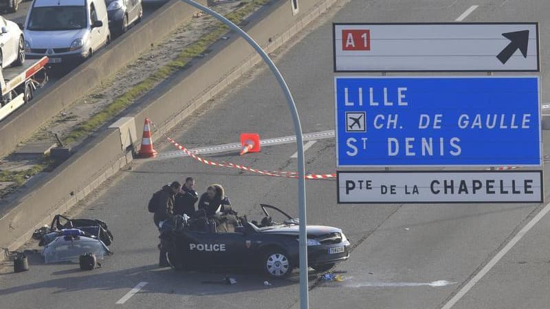 Une information judiciaire pour "meurtre aggravé" a été ouverte samedi par le parquet de Paris après la mort de deux policiers jeudi lors d'une course poursuite sur le périphérique parisien, selon une source judiciaire. /Photo prise le 21 février 2013/REU