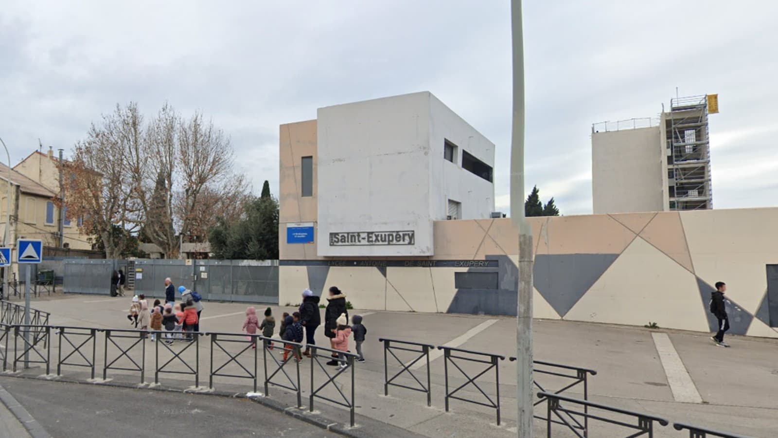 INFO BFM MARSEILLE PROVENCE. North High School temporarily closed after break-in, classes suspended