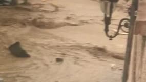 Les rues inondées à Chaponnay - Témoins BFMTV